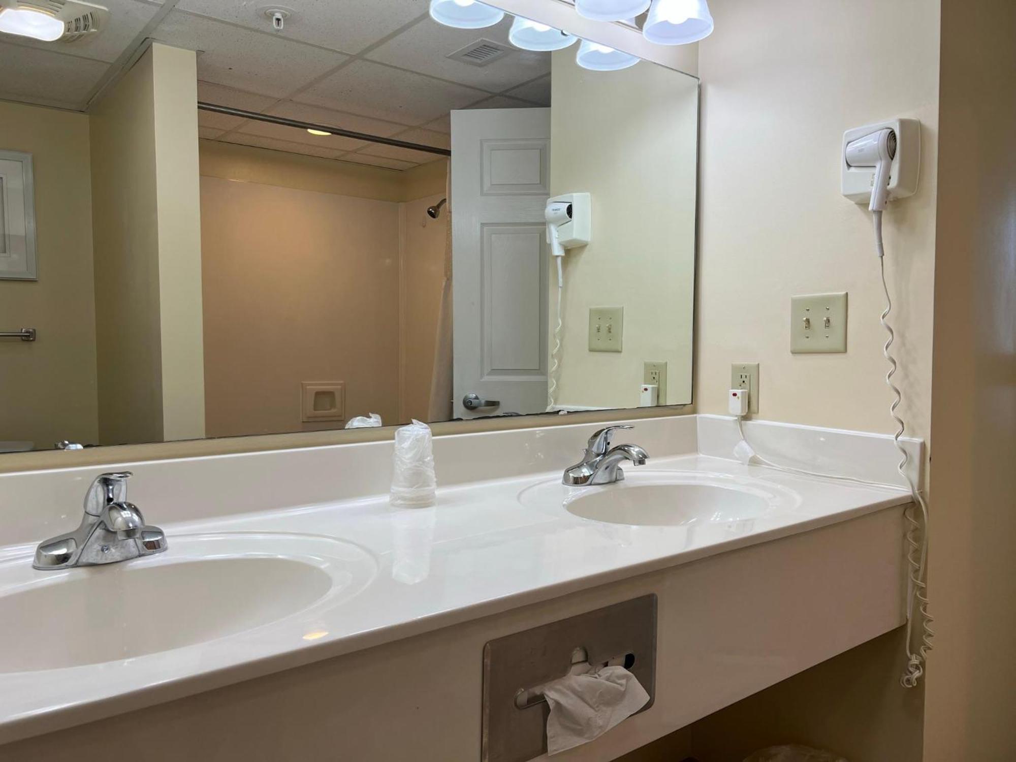 Villa 2501 S Ocean Blvd, 0811 - Ocean Front Sleeps 6 Myrtle Beach Esterno foto